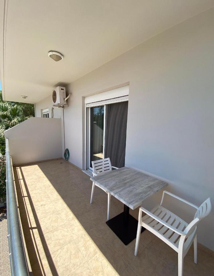 Orfanos Apartment